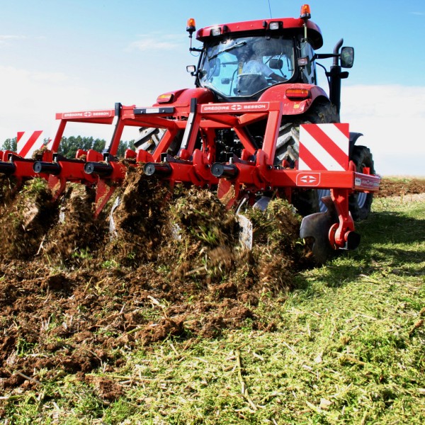 County Turf Ltd сельхозтехника в работе County Turf Ltd сельхозтехника в работе